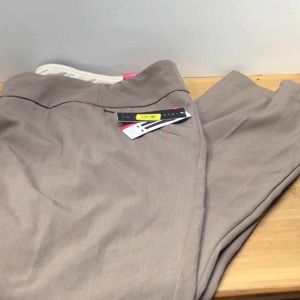 Ladies dress pants, 22W S, Investments